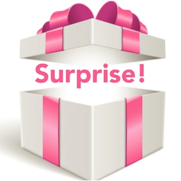 AGOLDE Riley Light Wash Distressed High Rise Straight Cropped Jeans - Picture 15 of 16